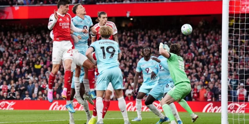 Arsenal tiến rất gần tới ngôi vô địch Ngoại hạng Anh